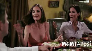 Stepmom stepaunts struggle for throne